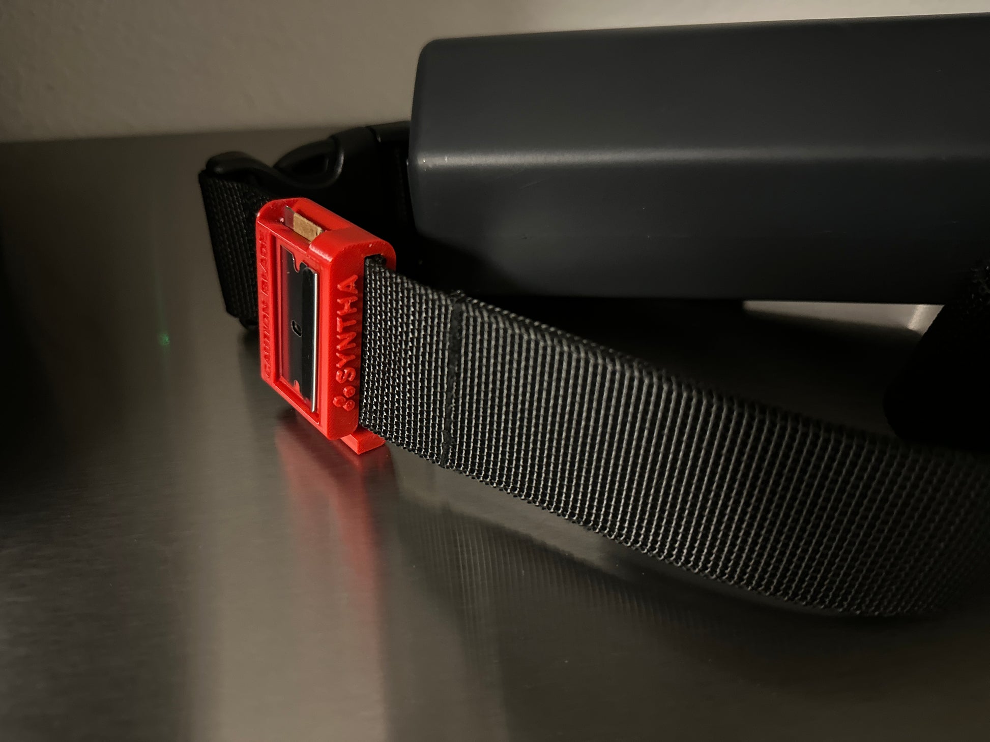 Double Blade Holder Clip