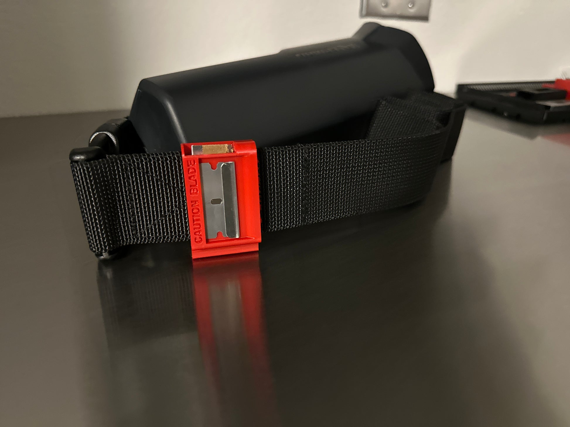 Double Blade Holder Clip