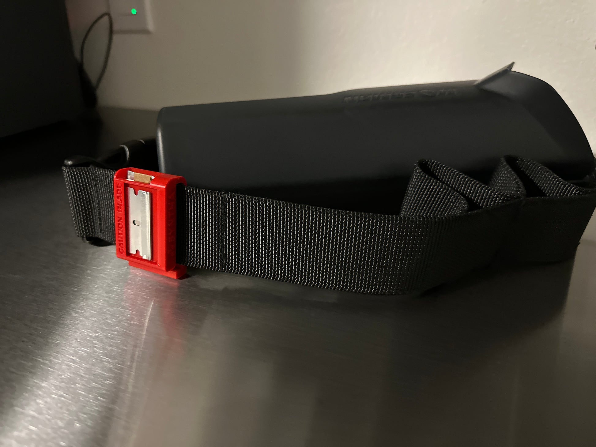 Double Blade Holder Clip