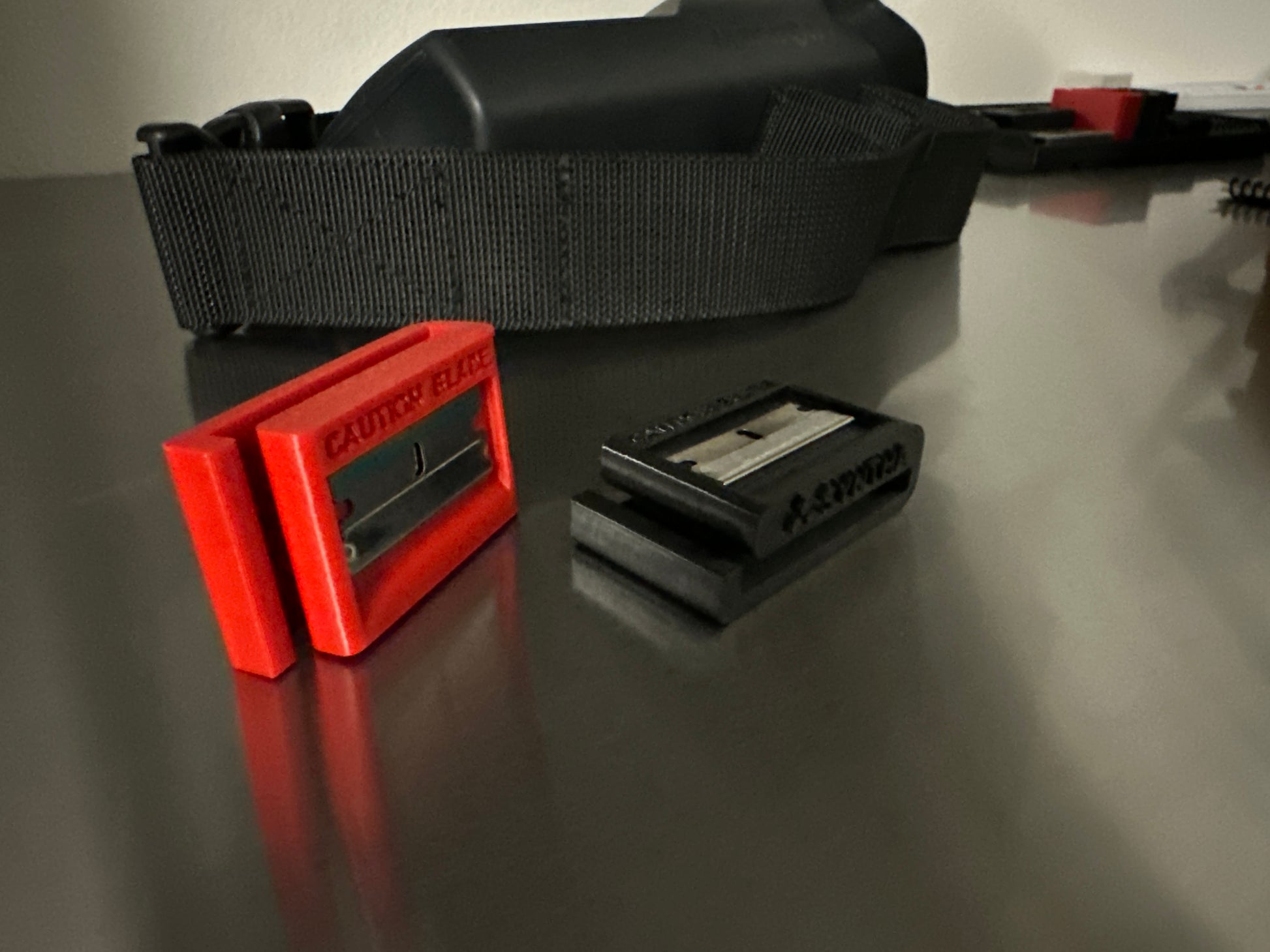 Double Blade Holder Clip