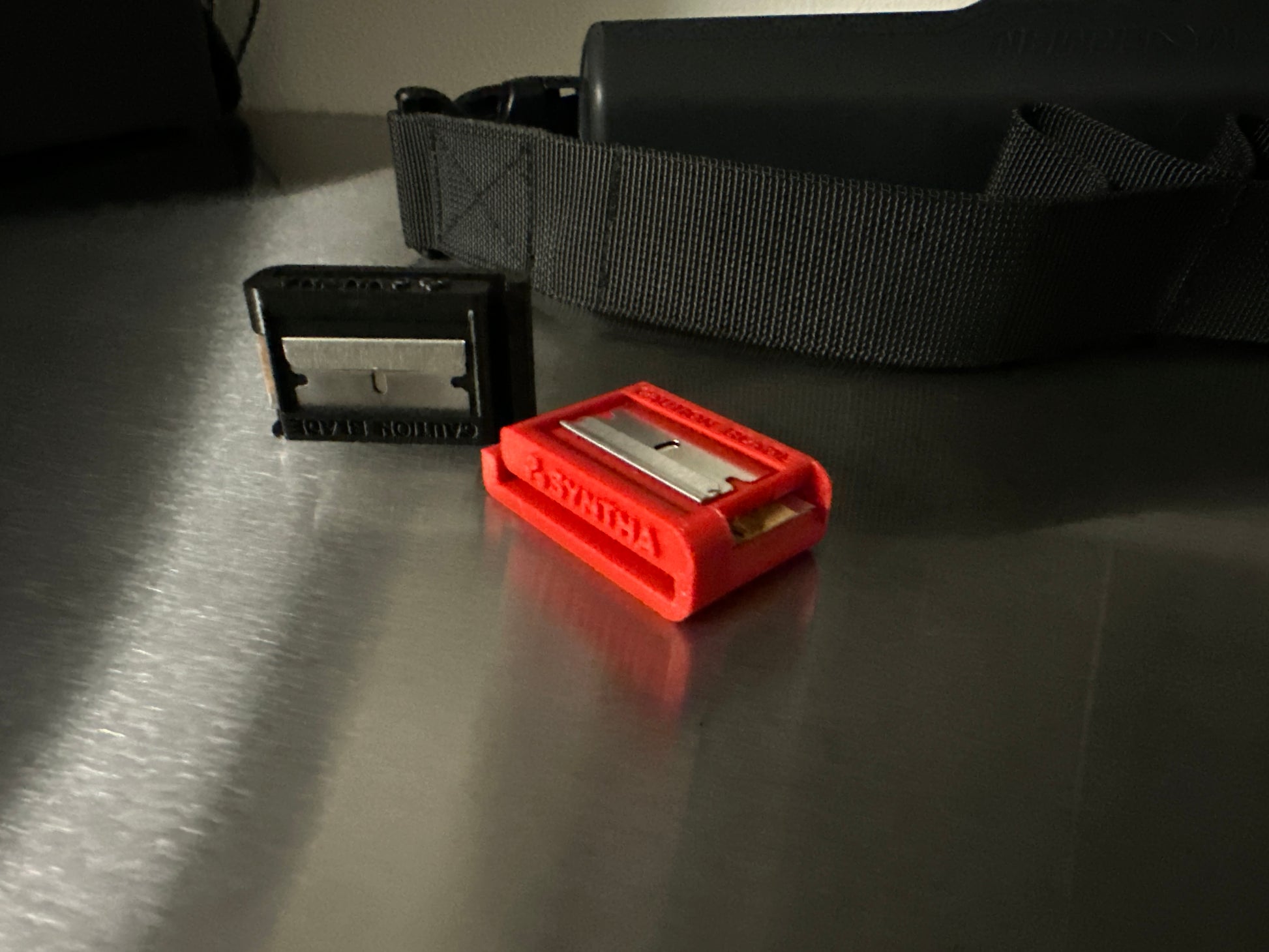 Double Blade Holder Clip